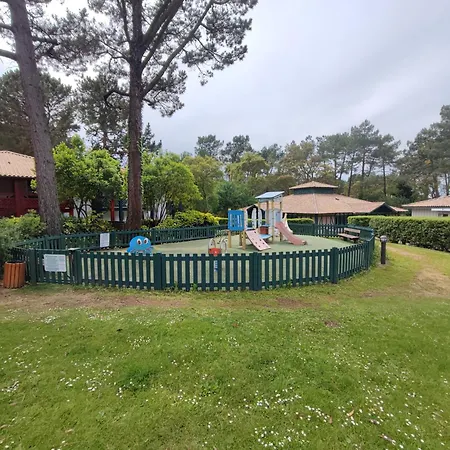 Dans Pierre Et Avec Vue Sur Piscine Entre Et Golf モリエ・エマー